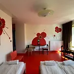 Lalala Arthotel & Wine Bar * Σόποτ